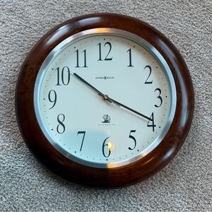 Like New Howard Miller Murrow (Accuwave DS) Wall Clock